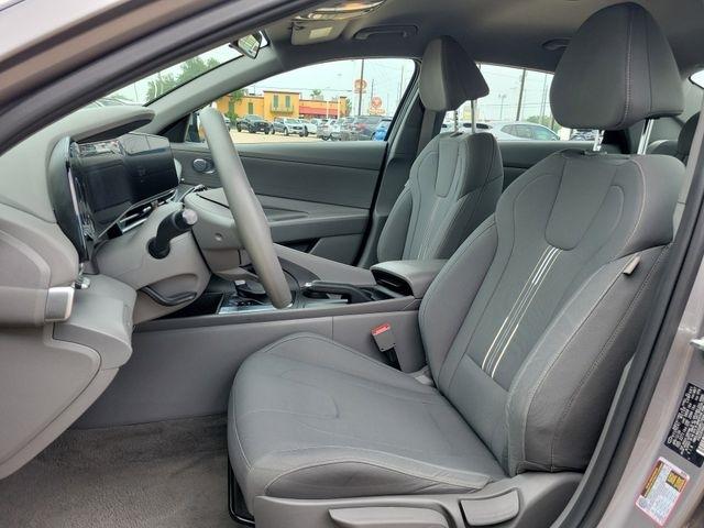Hyundai Elantra SEL 2024
