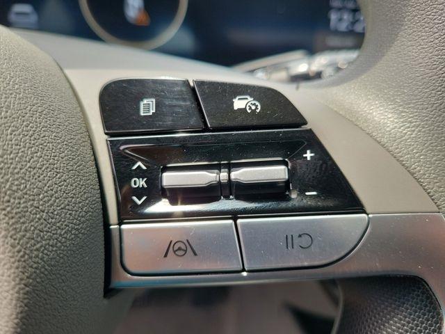 Hyundai Elantra SEL 2024