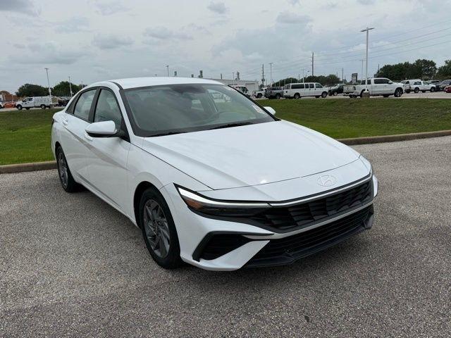 Hyundai Elantra SEL 2024