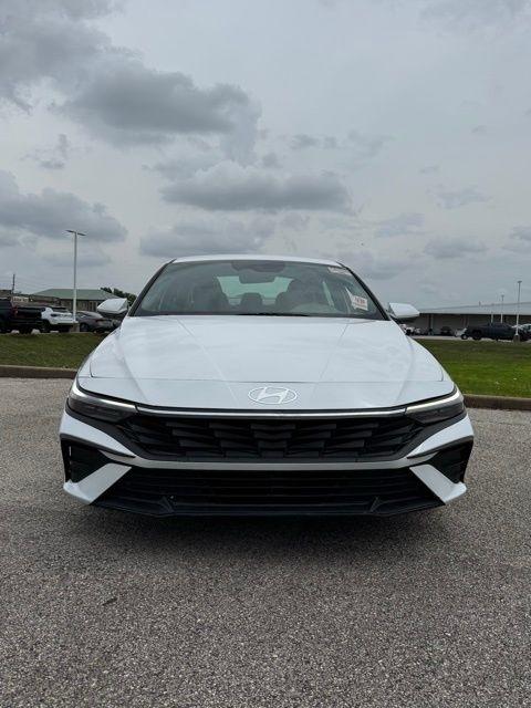 Hyundai Elantra SEL 2024