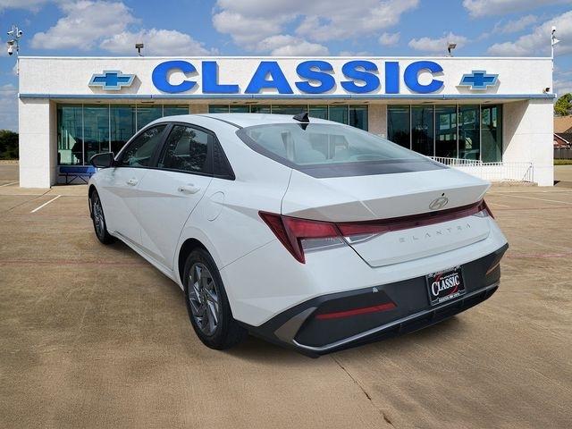 Hyundai Elantra SEL 2024