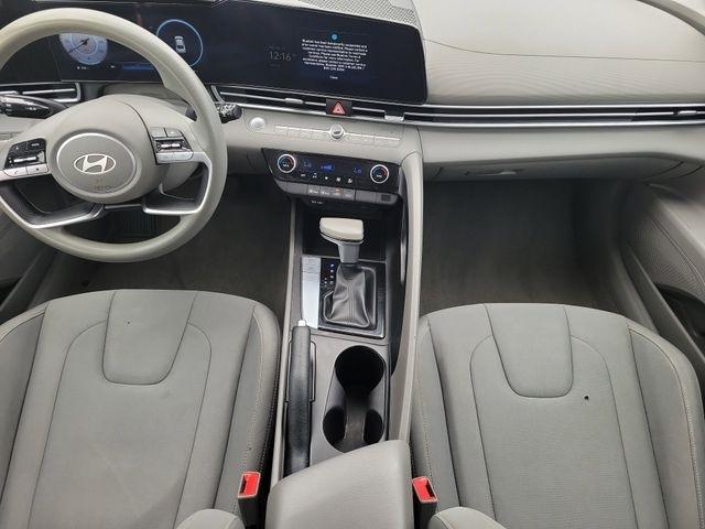 Hyundai Elantra SEL 2024