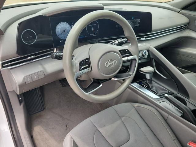 Hyundai Elantra SEL 2024