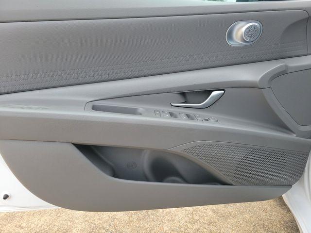Hyundai Elantra SEL 2024