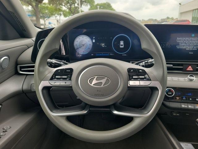 Hyundai Elantra SEL 2024