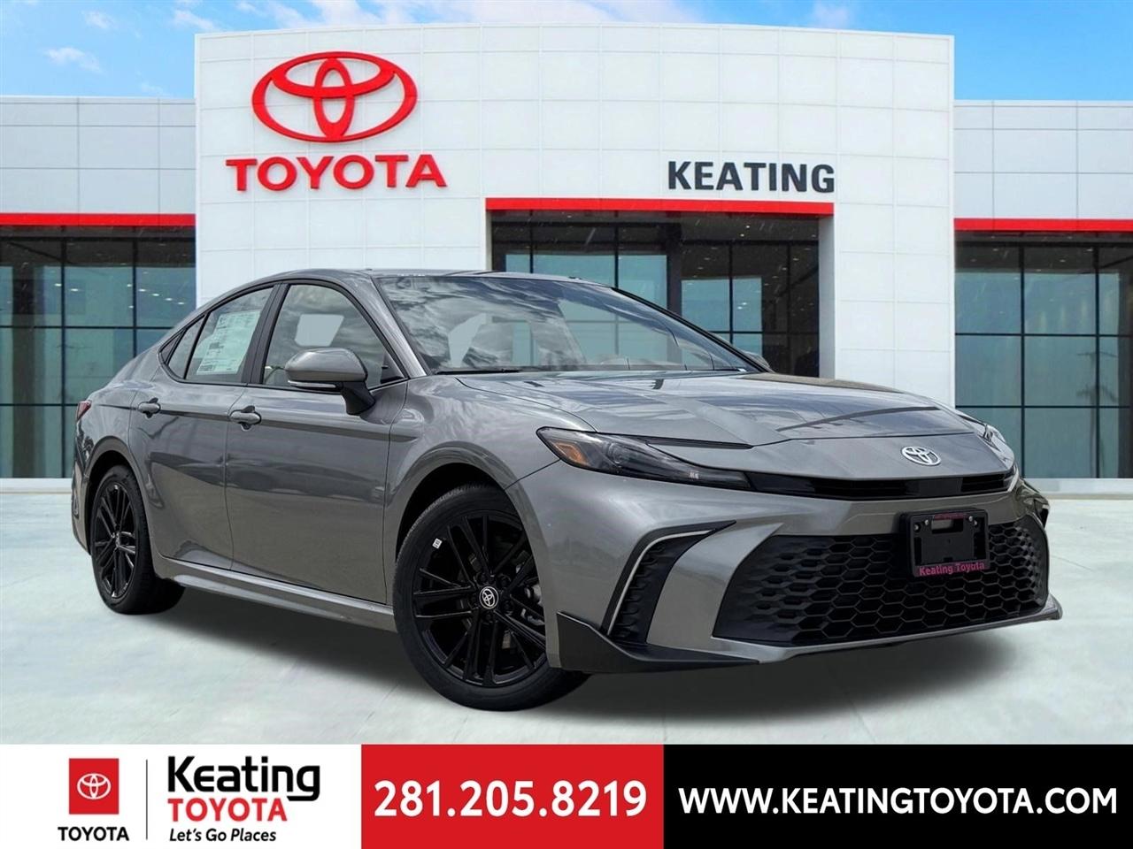 Toyota Camry Hybrid XLE 2026