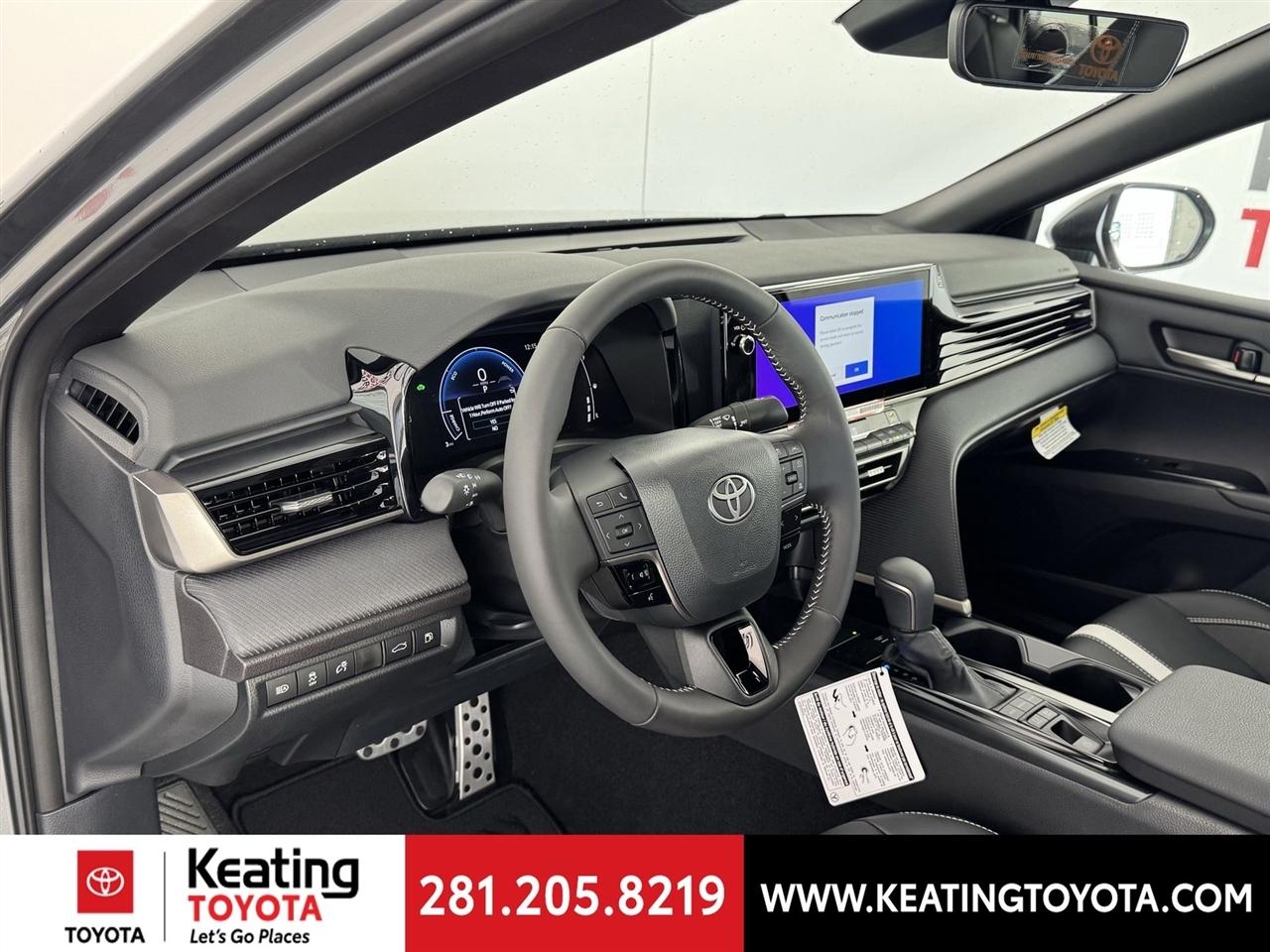 Toyota Camry Hybrid XLE 2026