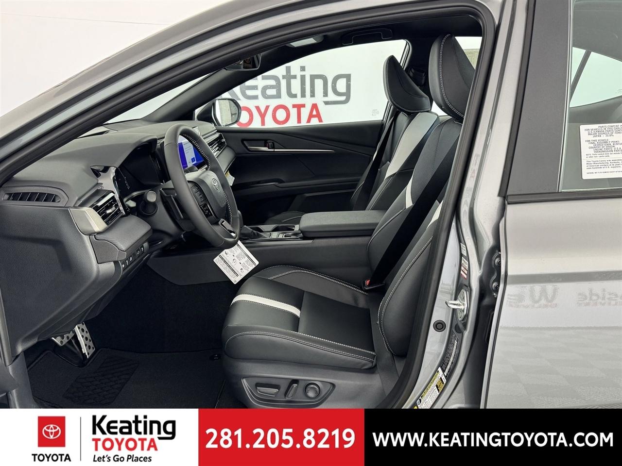 Toyota Camry Hybrid XLE 2026