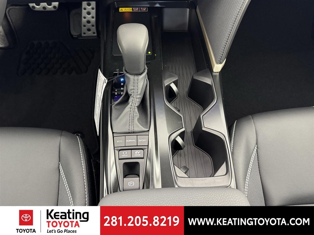 Toyota Camry Hybrid XLE 2026