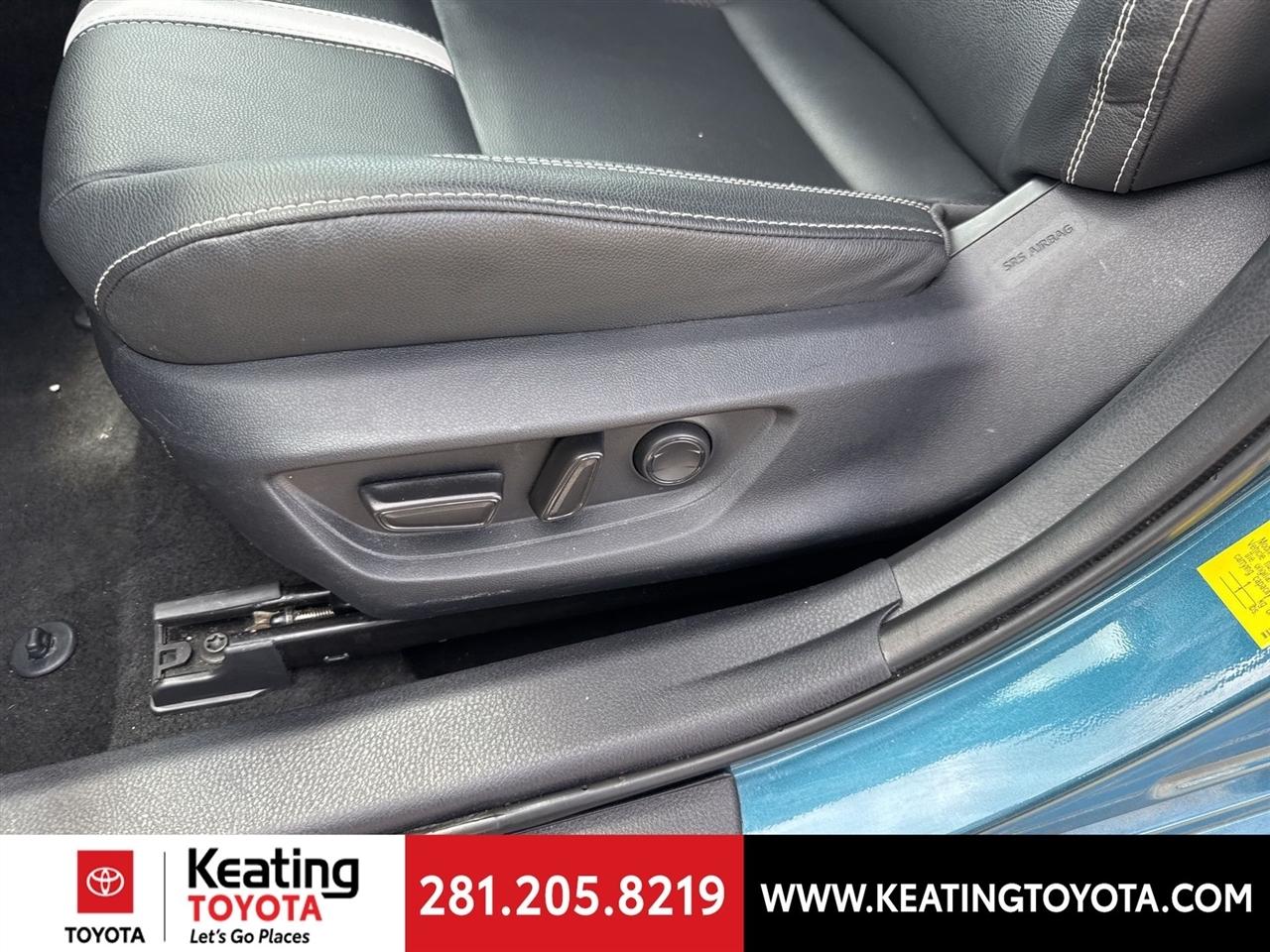 Toyota Camry Hybrid XLE 2025