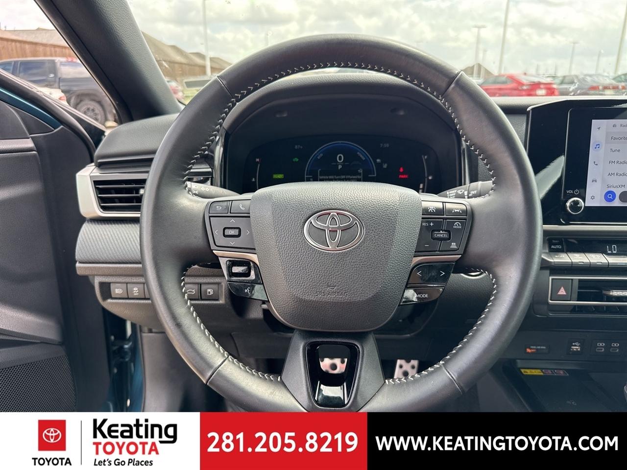 Toyota Camry Hybrid XLE 2025