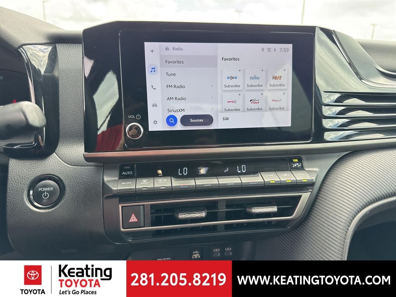 Toyota Camry Hybrid XLE 2025