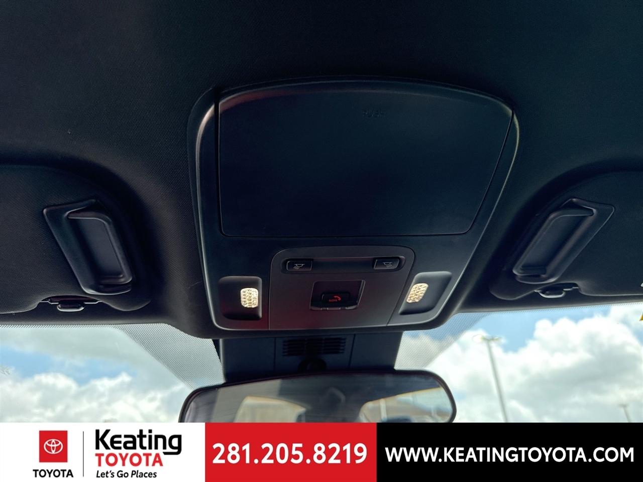 Toyota Camry Hybrid XLE 2025