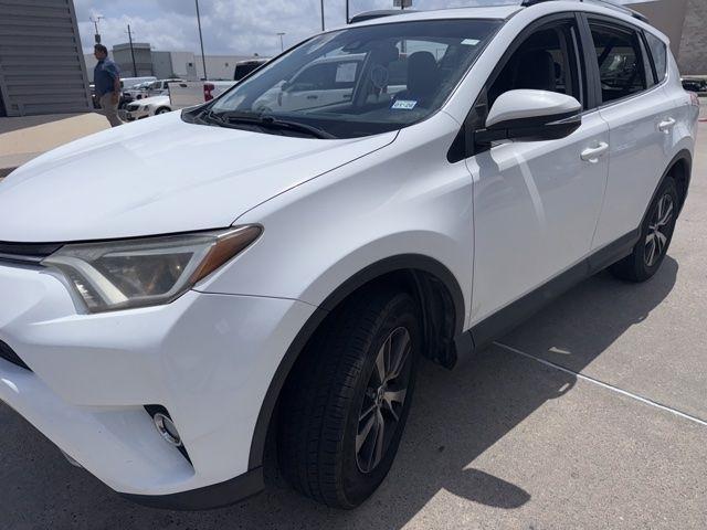 Toyota RAV4 XLE FWD 2017