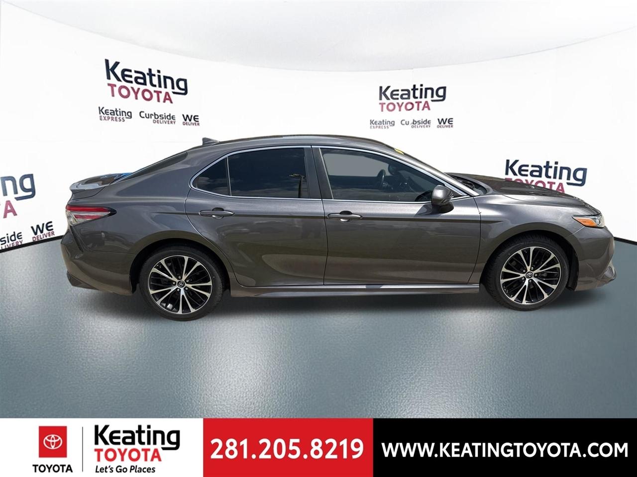 Toyota Camry SE 2019