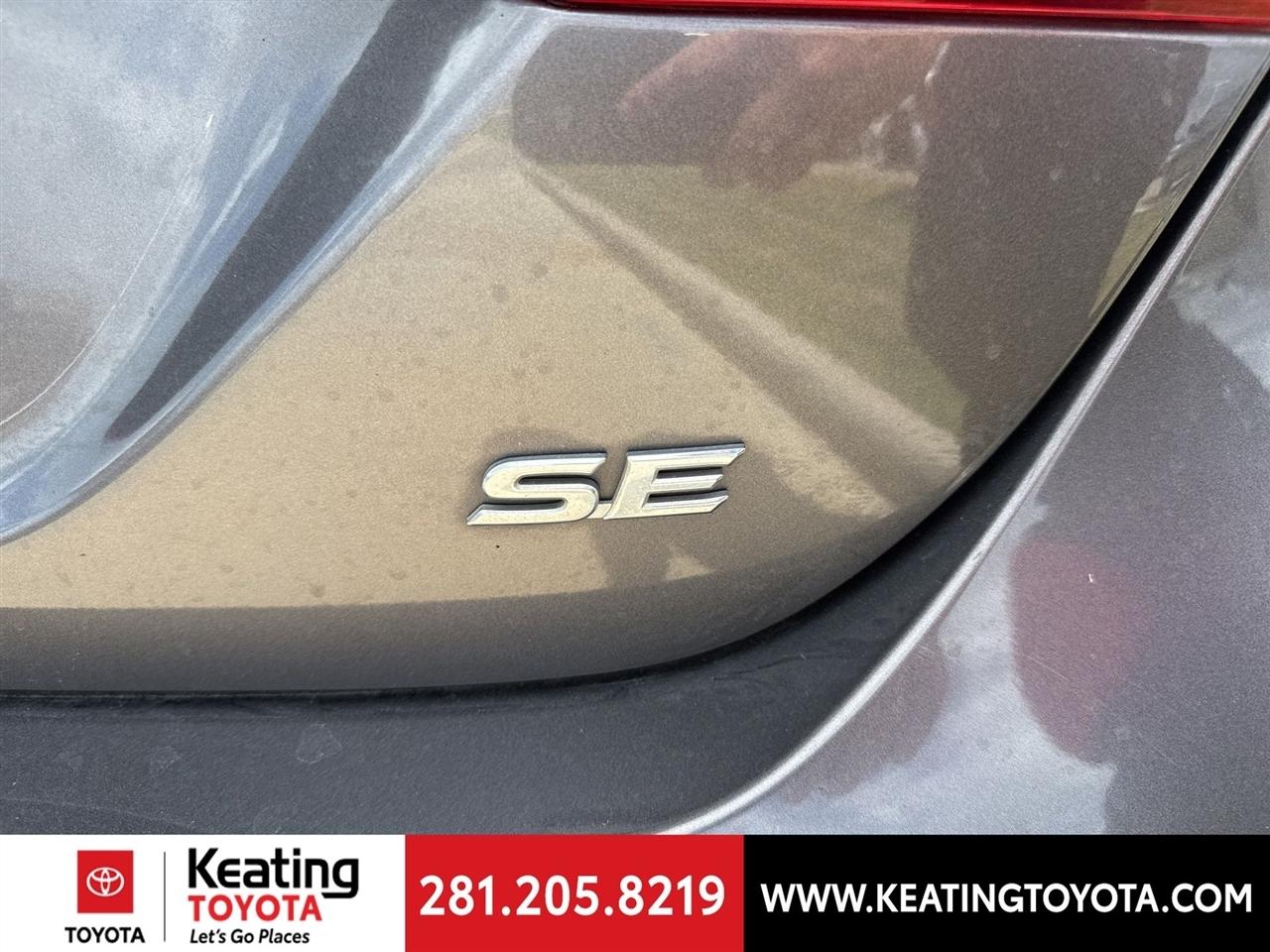 Toyota Camry SE 2019