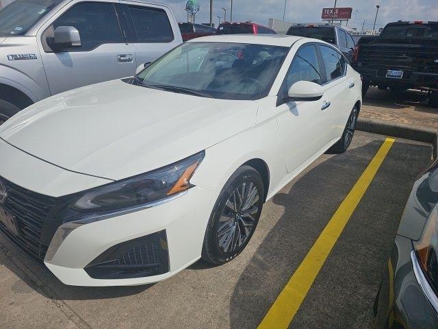 Nissan Altima 2.5 SV AWD 2025