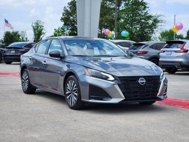 Nissan Altima 2.5 SV 2025