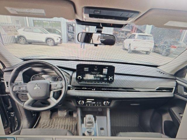 Mitsubishi Outlander SE 2WD 2024