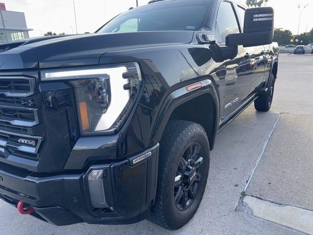 GMC Sierra 2500HD AT4 Crew Cab 4WD 2024