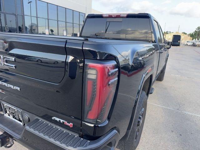 GMC Sierra 2500HD AT4 Crew Cab 4WD 2024