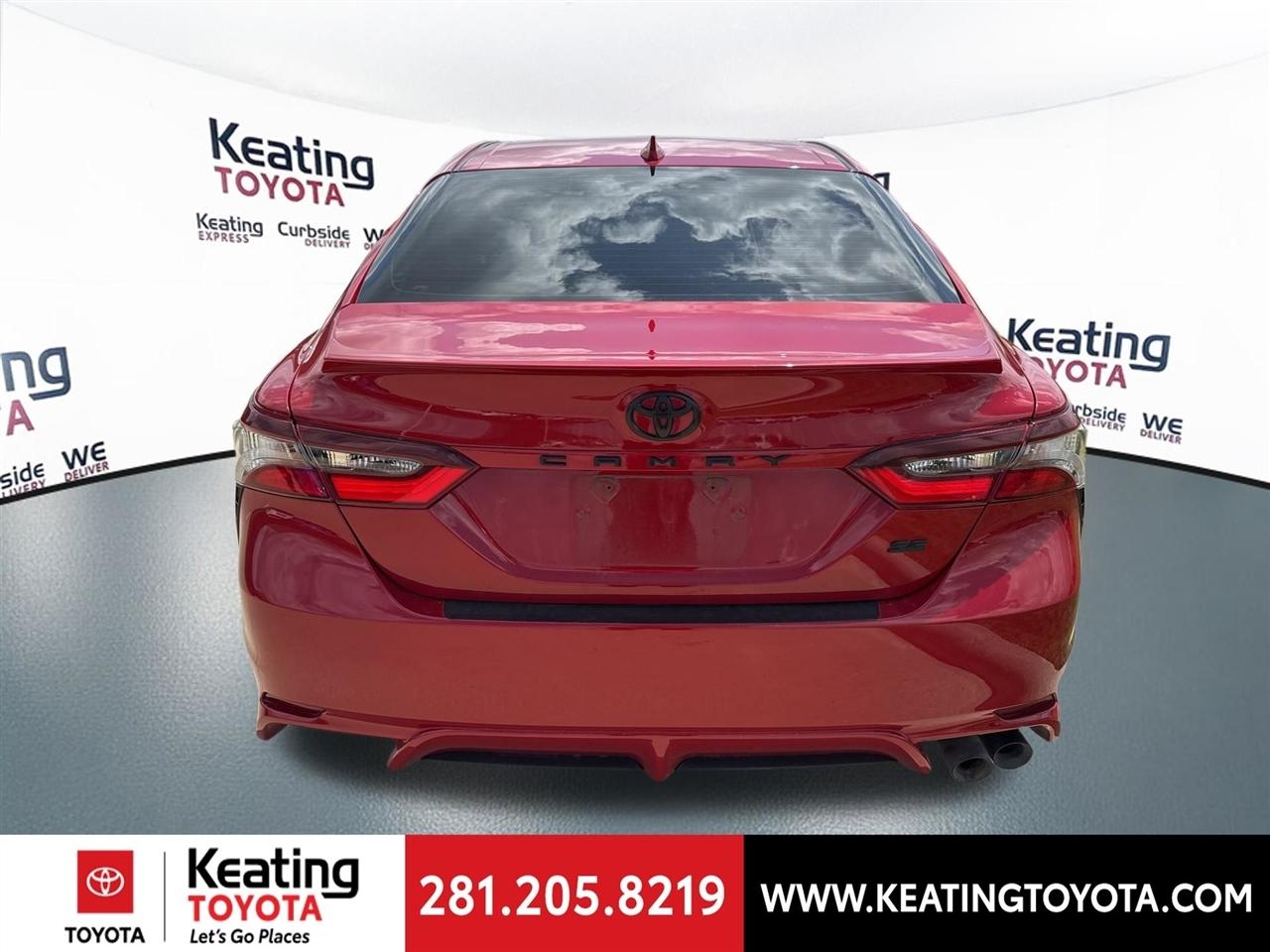 Toyota Camry SE 2023