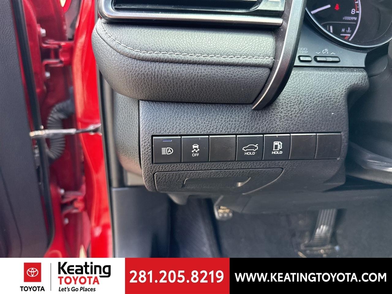 Toyota Camry SE 2023