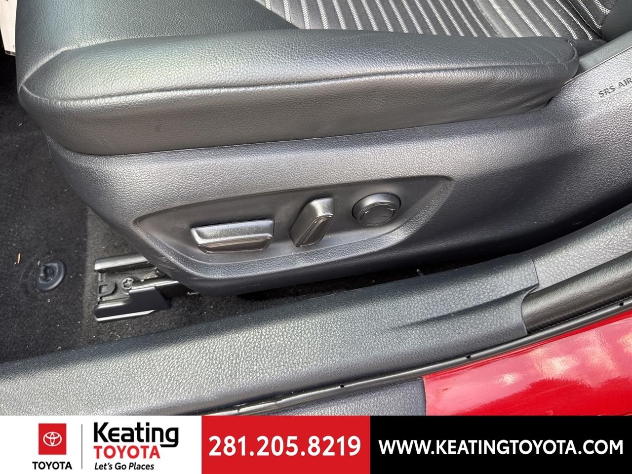 Toyota Camry SE 2023