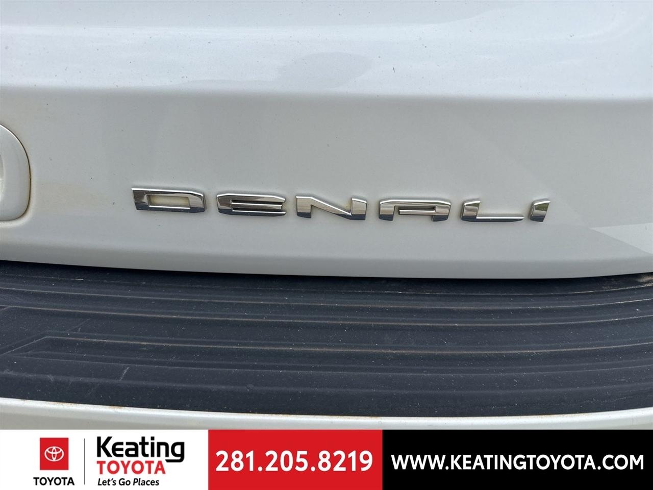 GMC Yukon Denali 4WD 2021