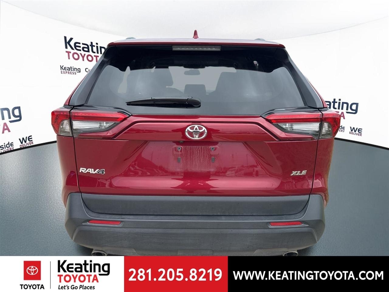 Toyota RAV4 XLE 2025