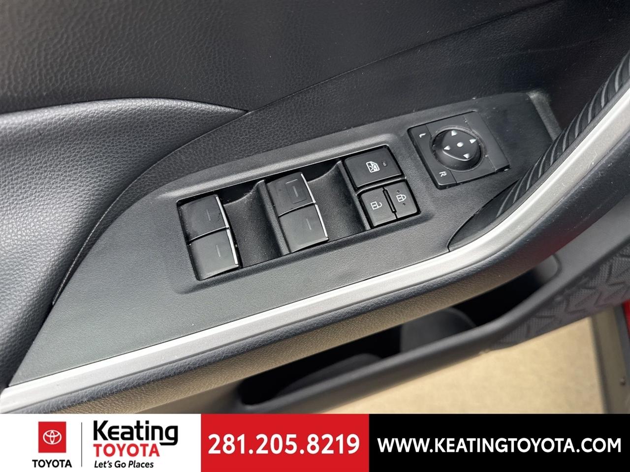 Toyota RAV4 XLE 2025