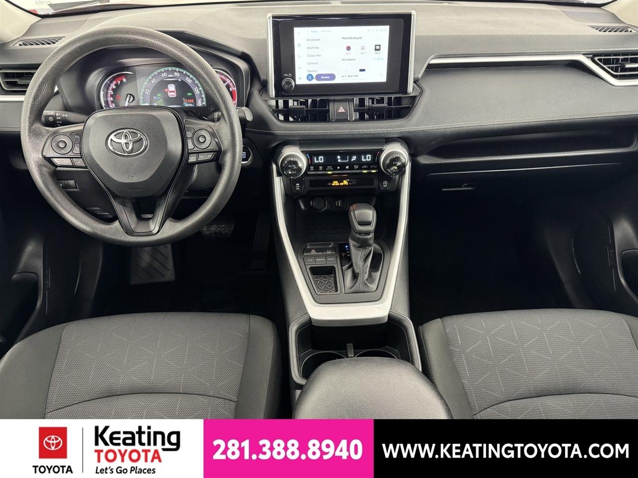 Toyota RAV4 XLE 2025