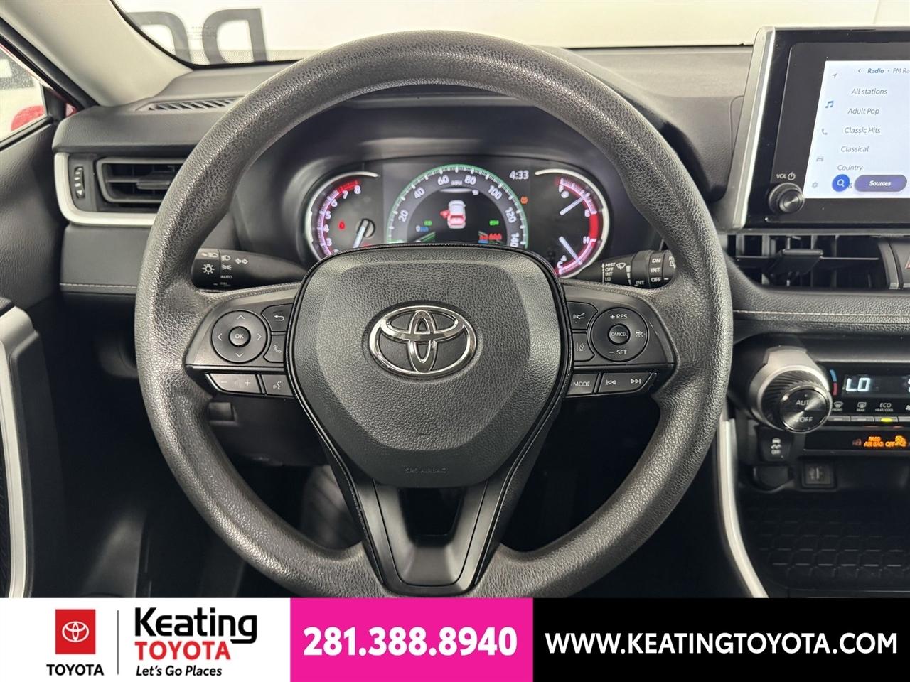 Toyota RAV4 XLE 2025