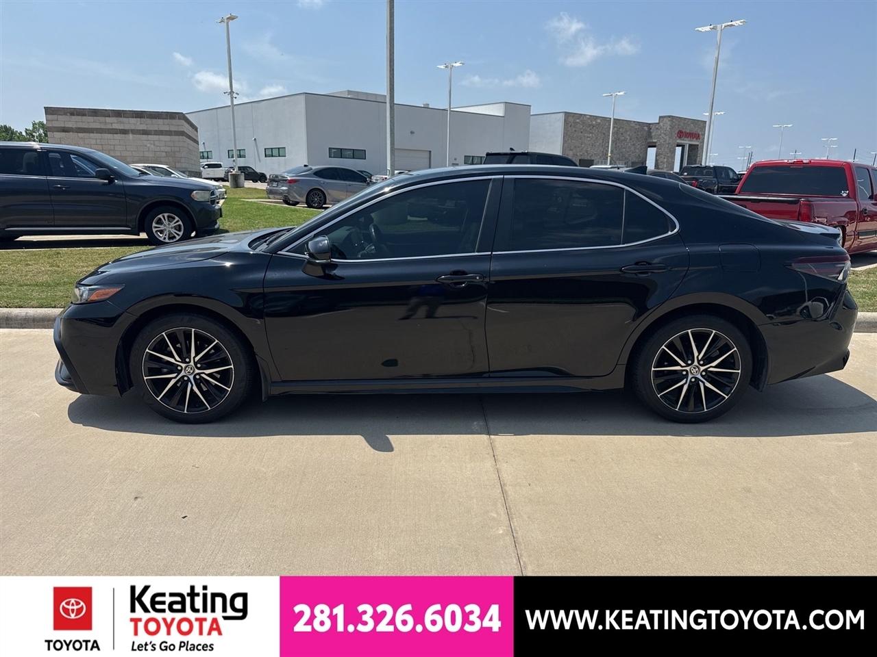 Toyota Camry SE 2024