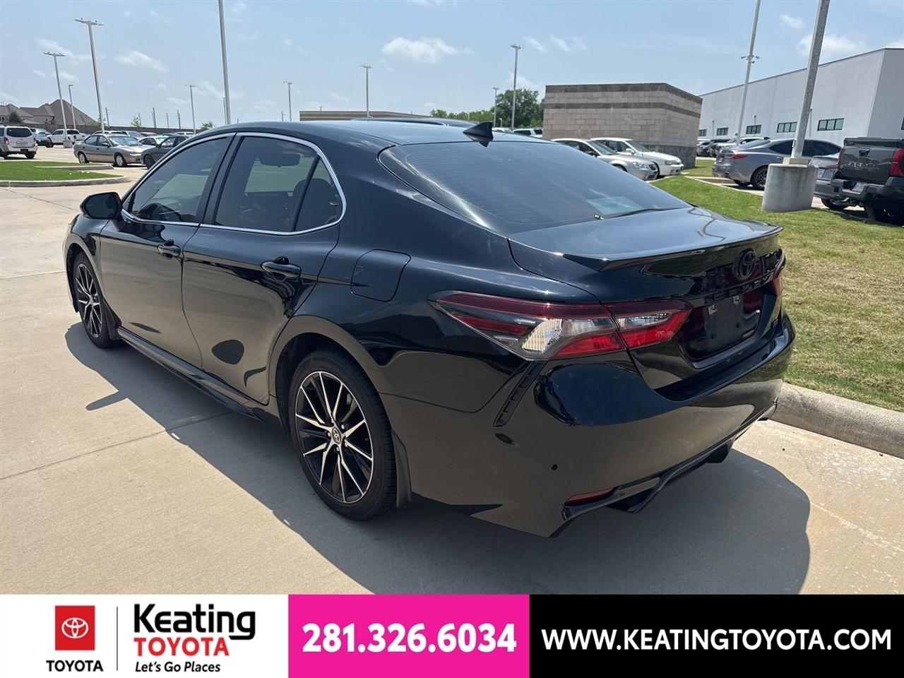 Toyota Camry SE 2024