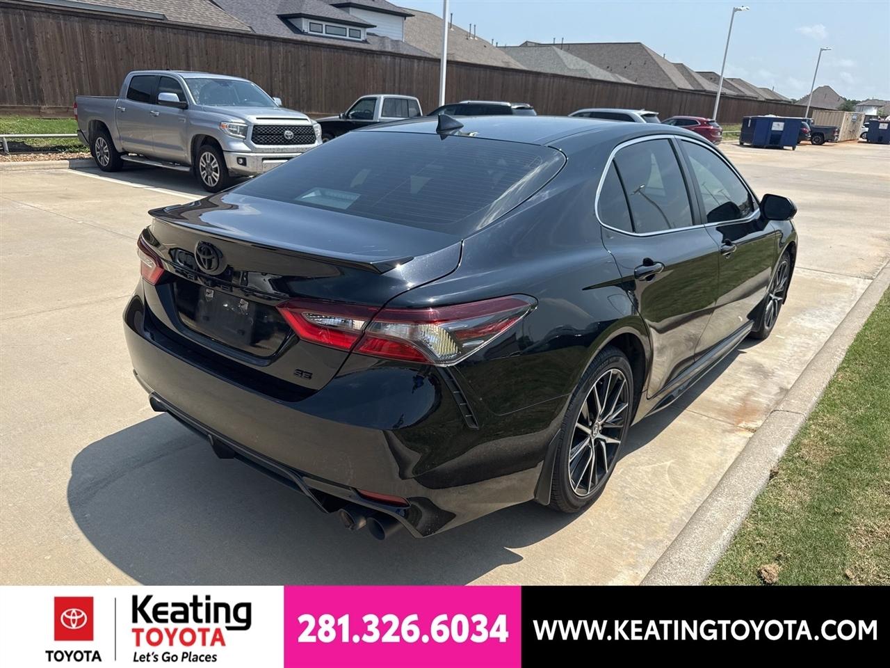 Toyota Camry SE 2024