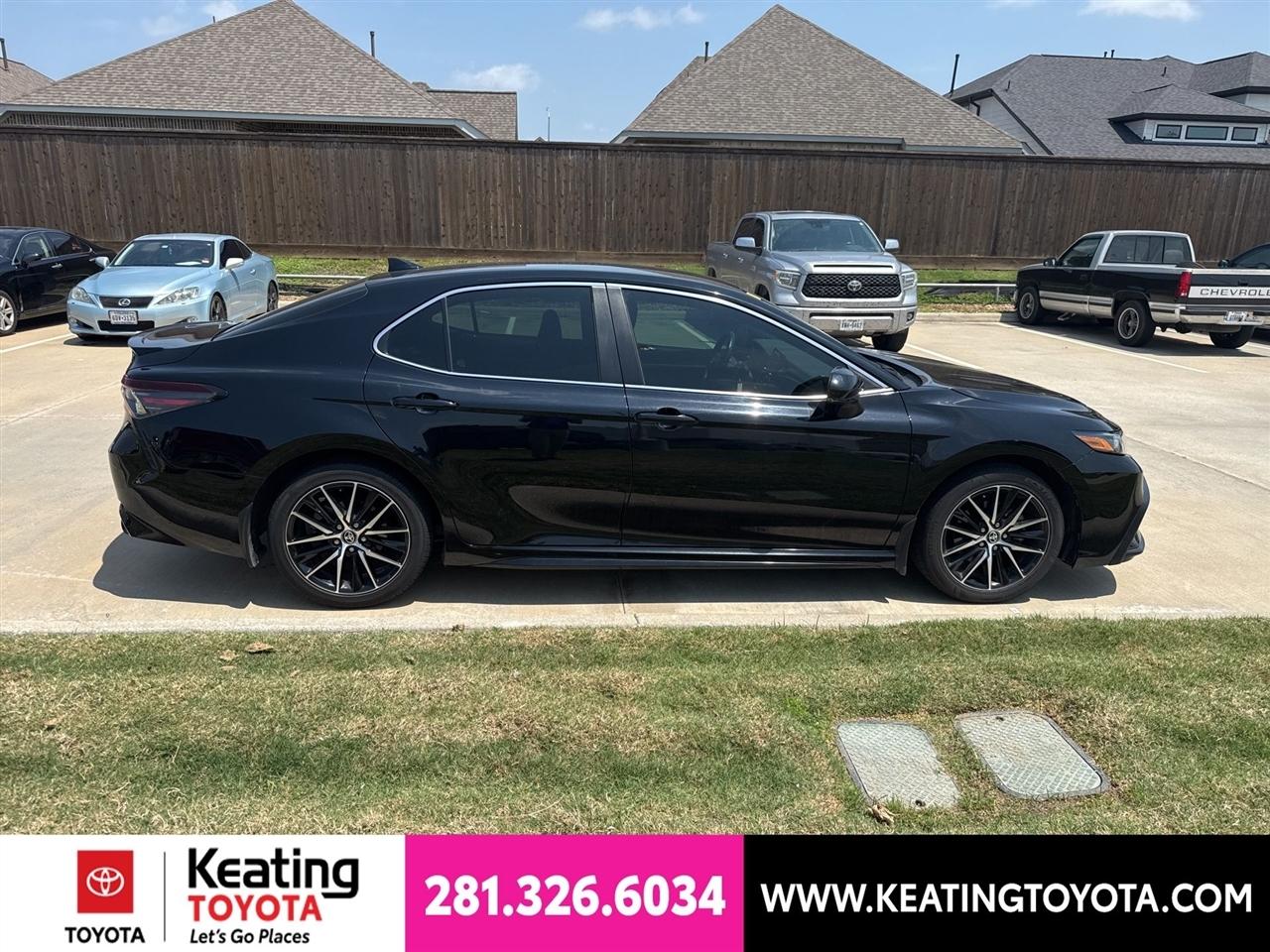 Toyota Camry SE 2024