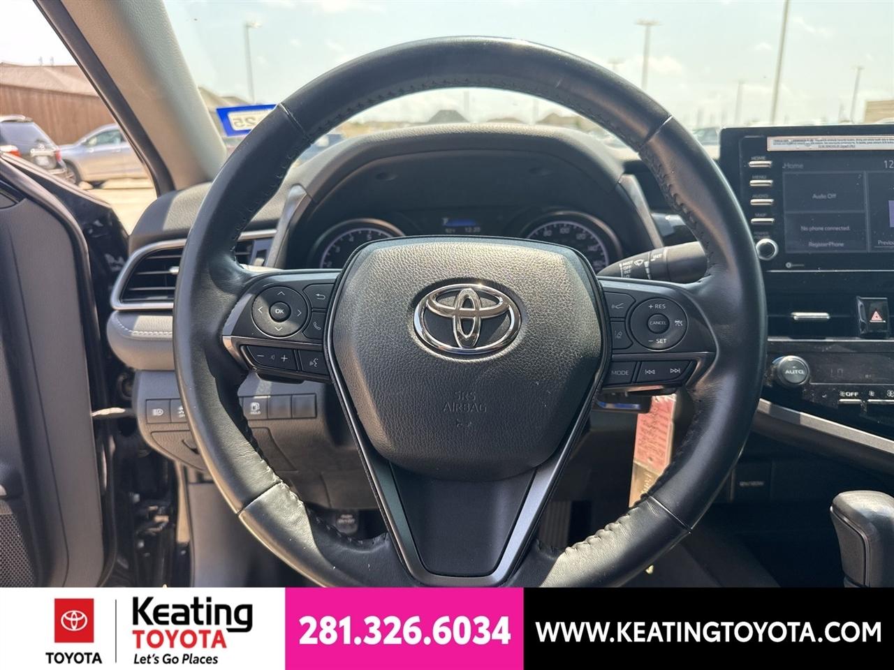 Toyota Camry SE 2024