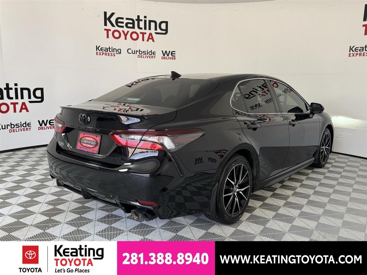 Toyota Camry SE 2024