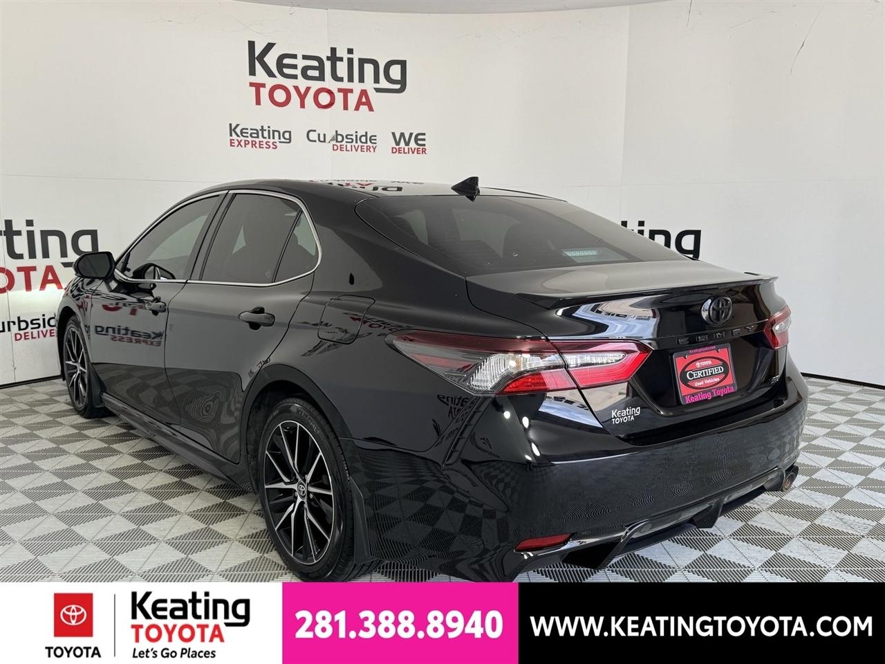 Toyota Camry SE 2024