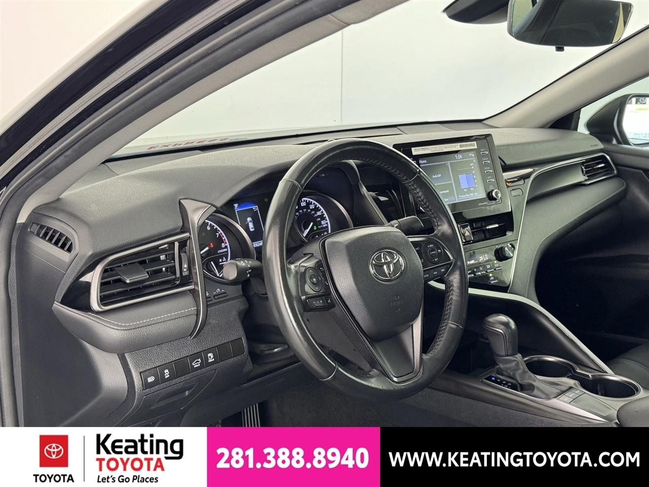 Toyota Camry SE 2024