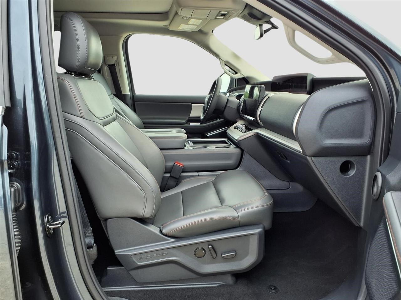 Ford Expedition Active 4WD 2025