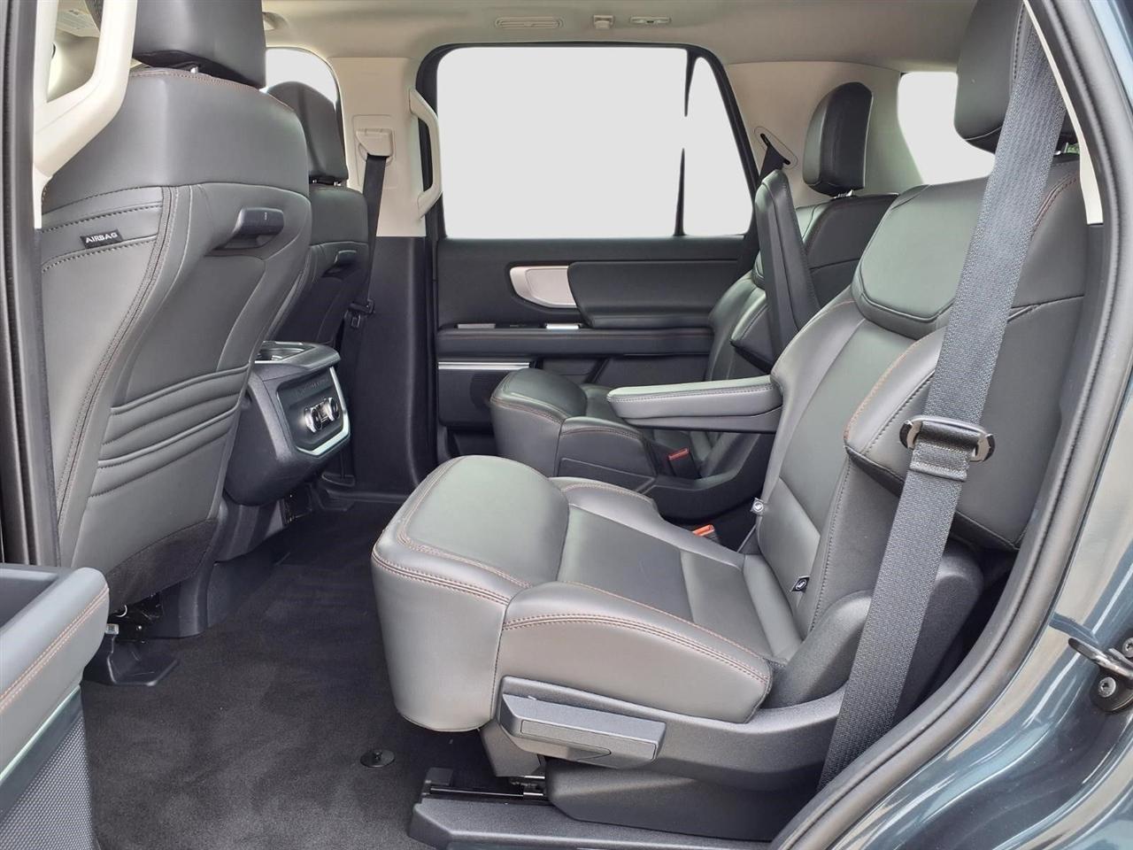 Ford Expedition Active 4WD 2025
