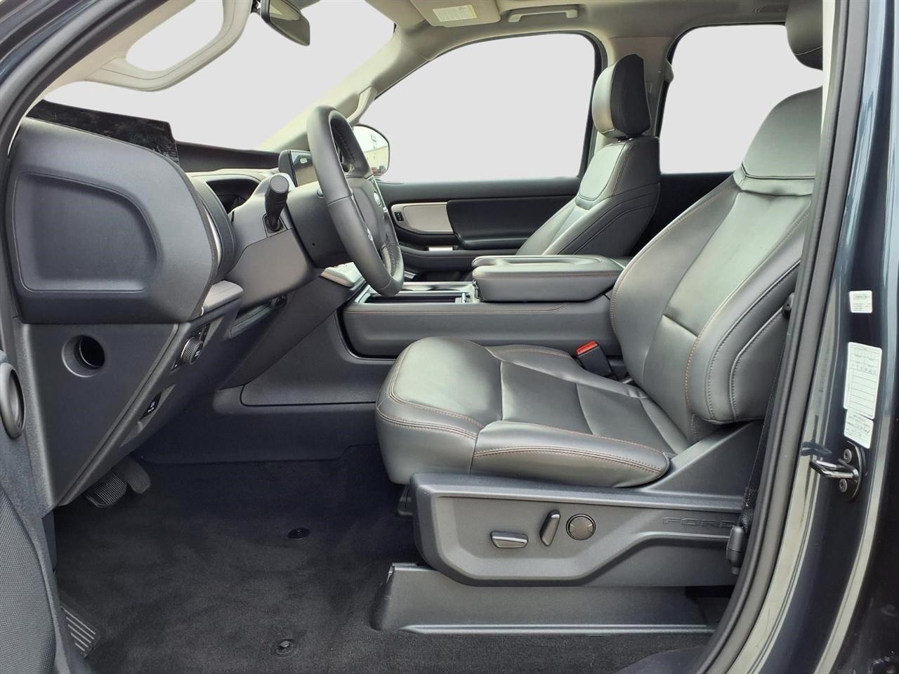 Ford Expedition Active 4WD 2025