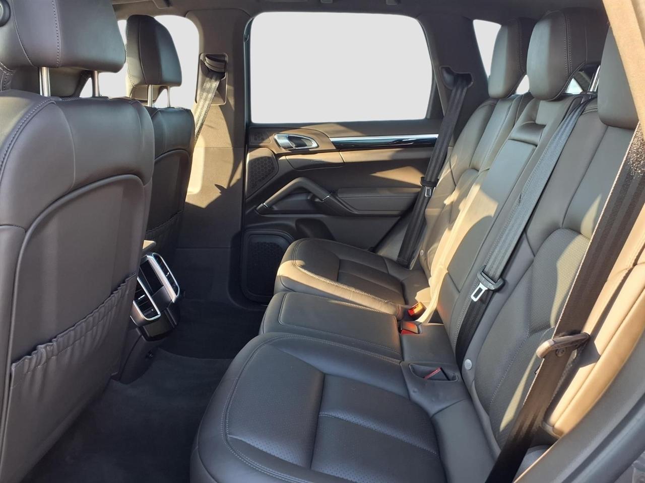 Porsche Cayenne Base 2017