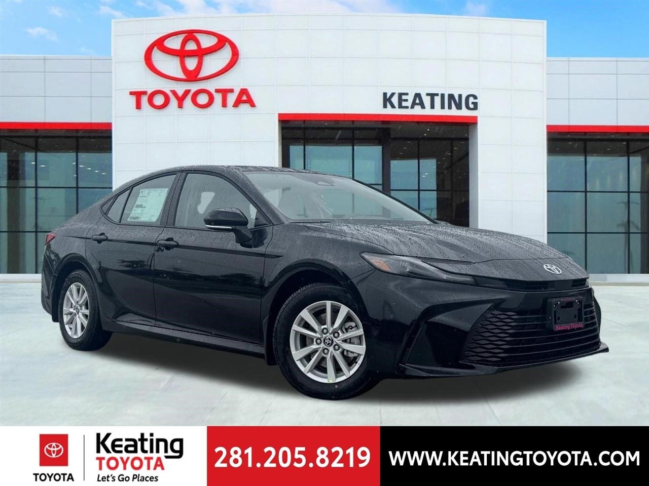 Toyota Camry Hybrid XLE 2026