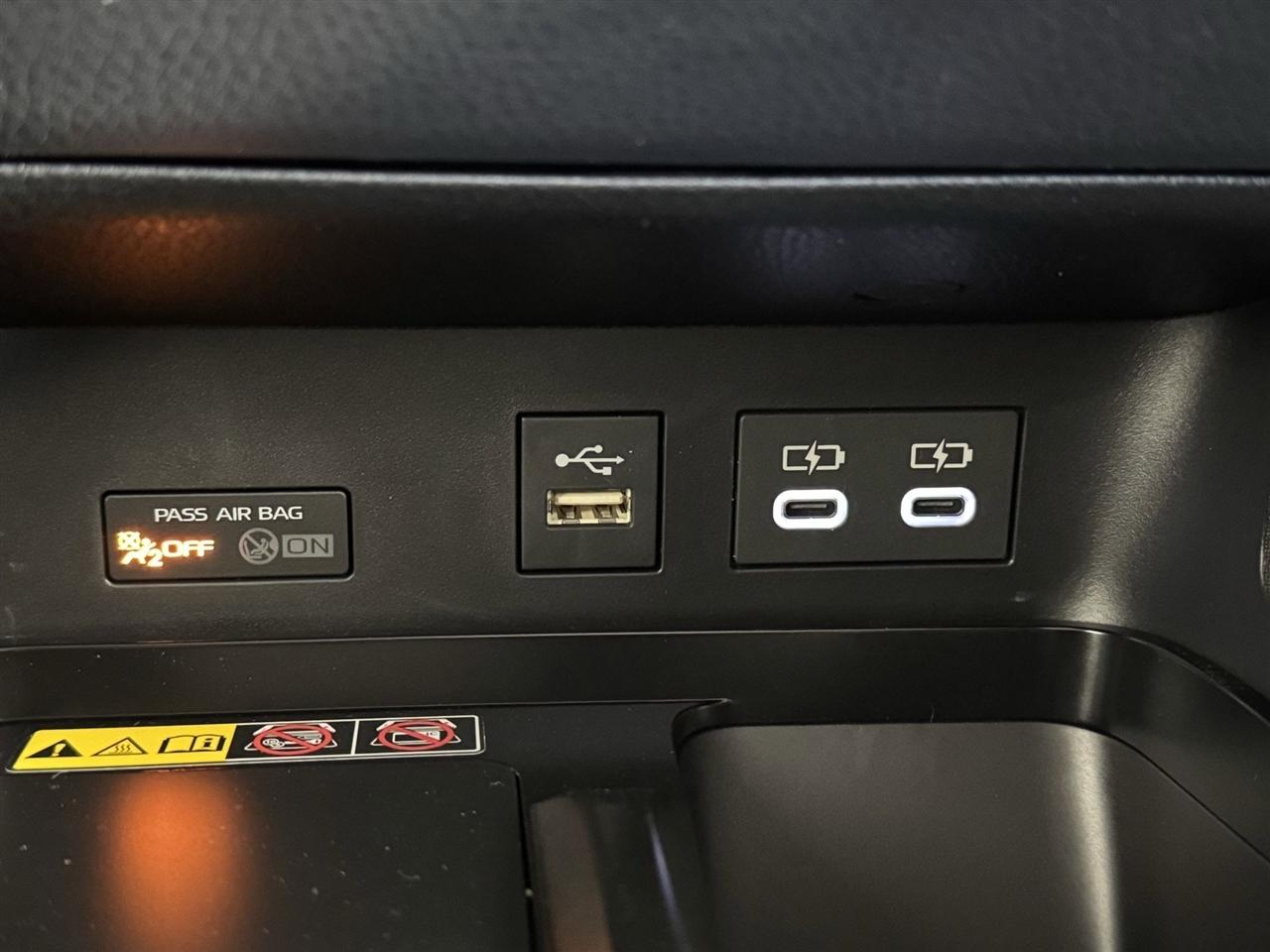 Toyota Camry Hybrid XLE 2026