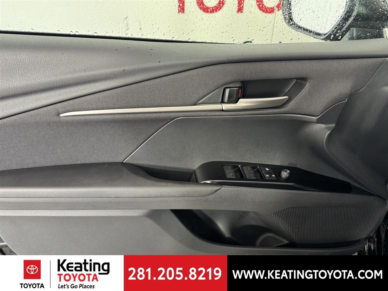 Toyota Camry Hybrid XLE 2026