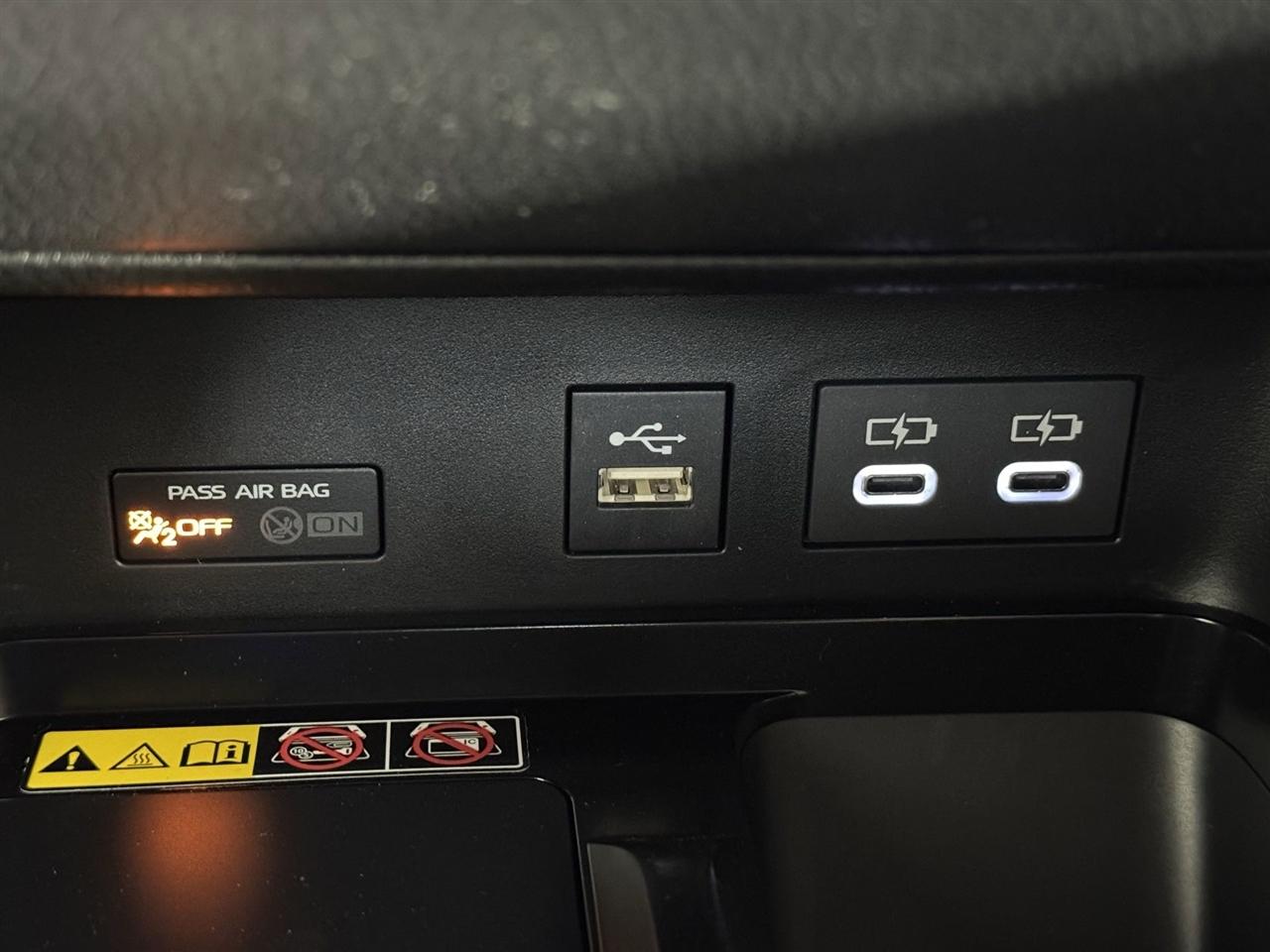 Toyota Camry Hybrid XLE 2026