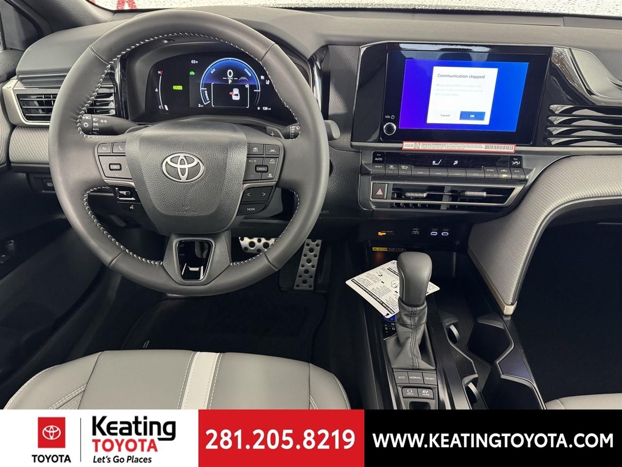 Toyota Camry Hybrid XLE 2026